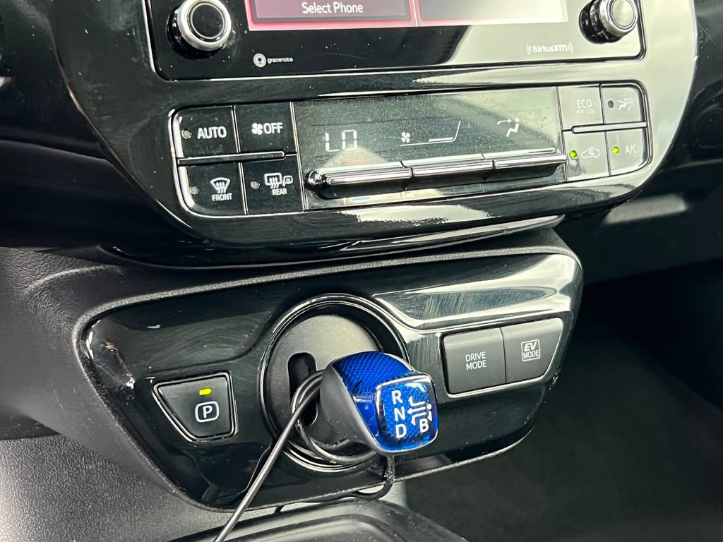Used 2022 Toyota Prius L Eco FWD image 27