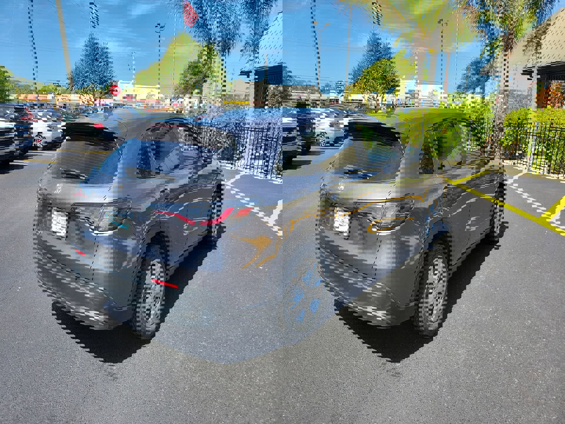 Used 2023 Honda HR-V LX image 6