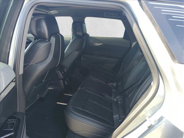 New 2026 Cadillac Optiq Sport 2 w/ LPO, Floor Liner Package AWD/4WD image 16