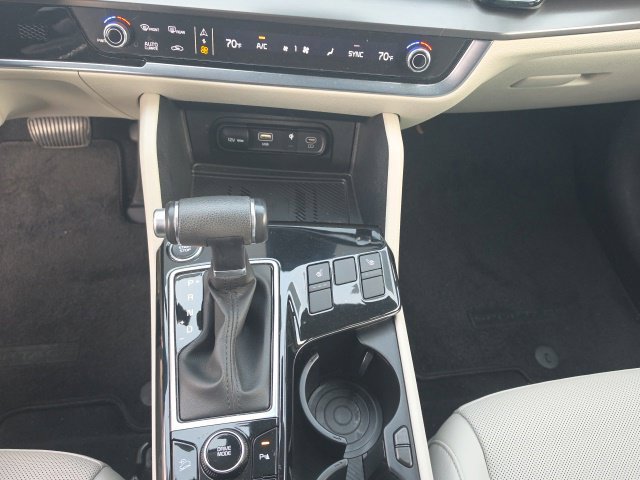 Used 2025 Kia Sportage EX FWD image 9
