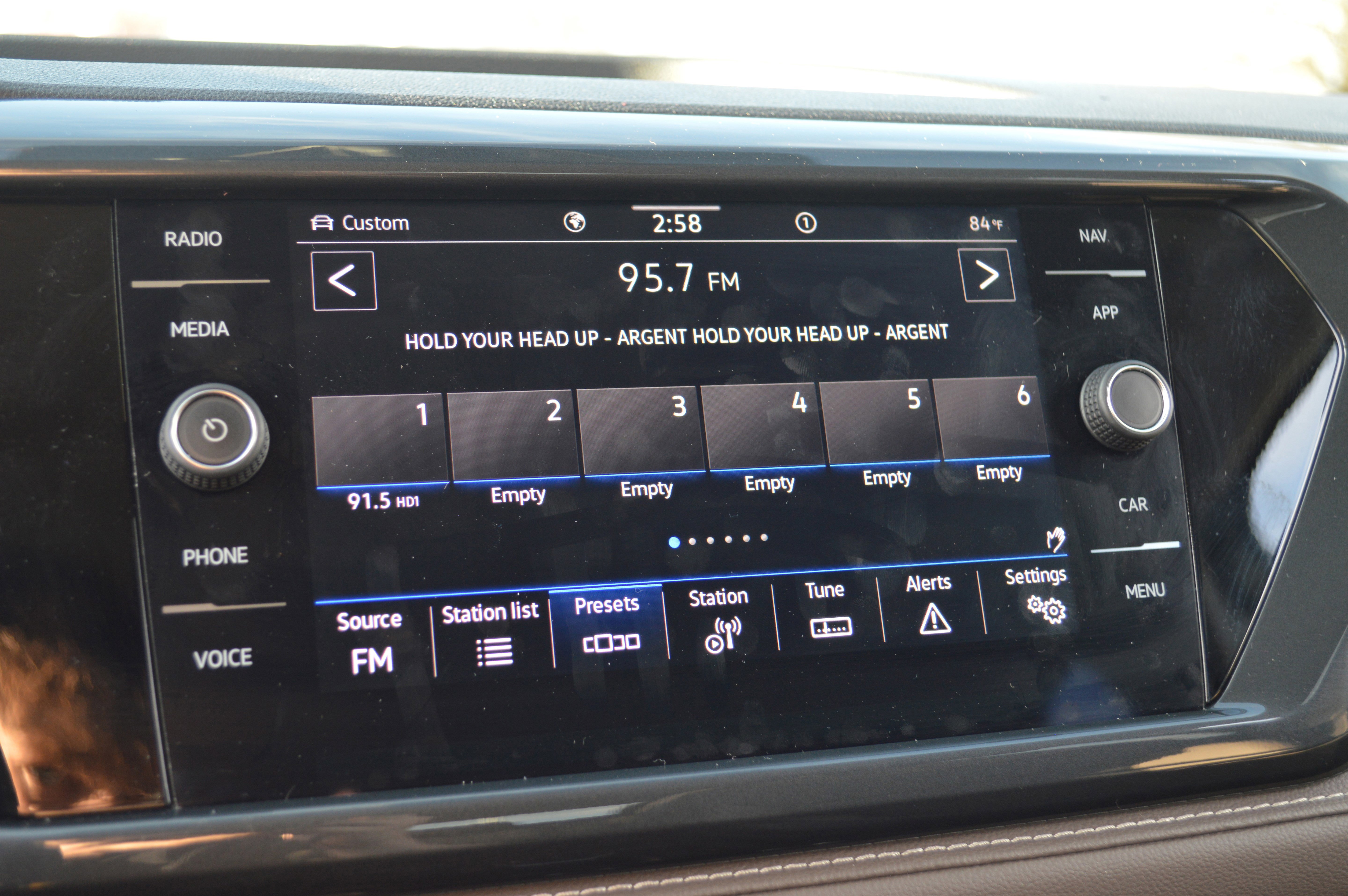 Used 2022 Volkswagen Taos SEL image 18