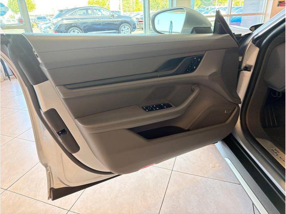 Used 2020 Porsche Taycan AWD/4WD image 8