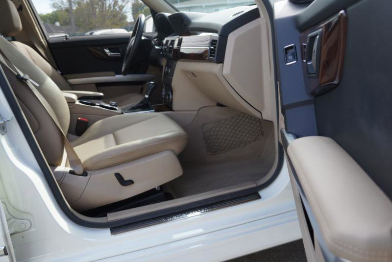 Used 2011 Mercedes-Benz GLK 350 2WD image 16