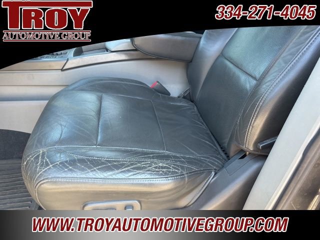 Used 2004 Nissan Titan LE w/ (Tow) Big Tow Pkg image 29