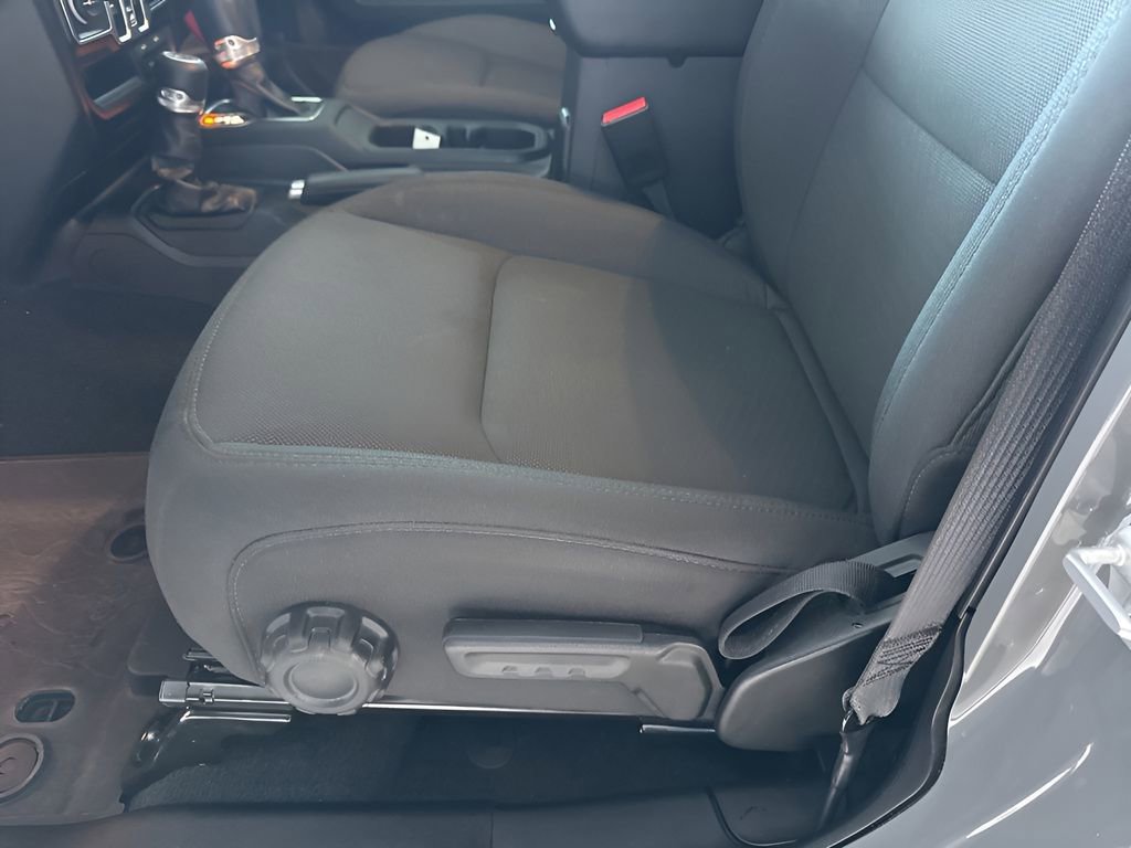 Used 2023 Jeep Wrangler Altitude image 8