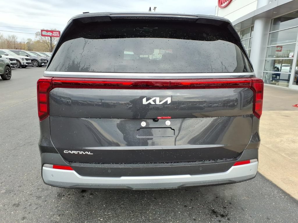 New 2026 Kia Carnival EX FWD image 5