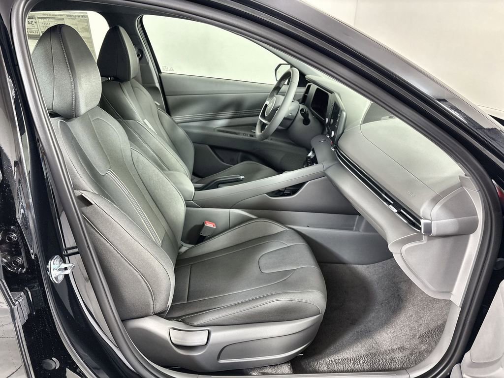 New 2026 Hyundai Elantra Sport FWD image 24
