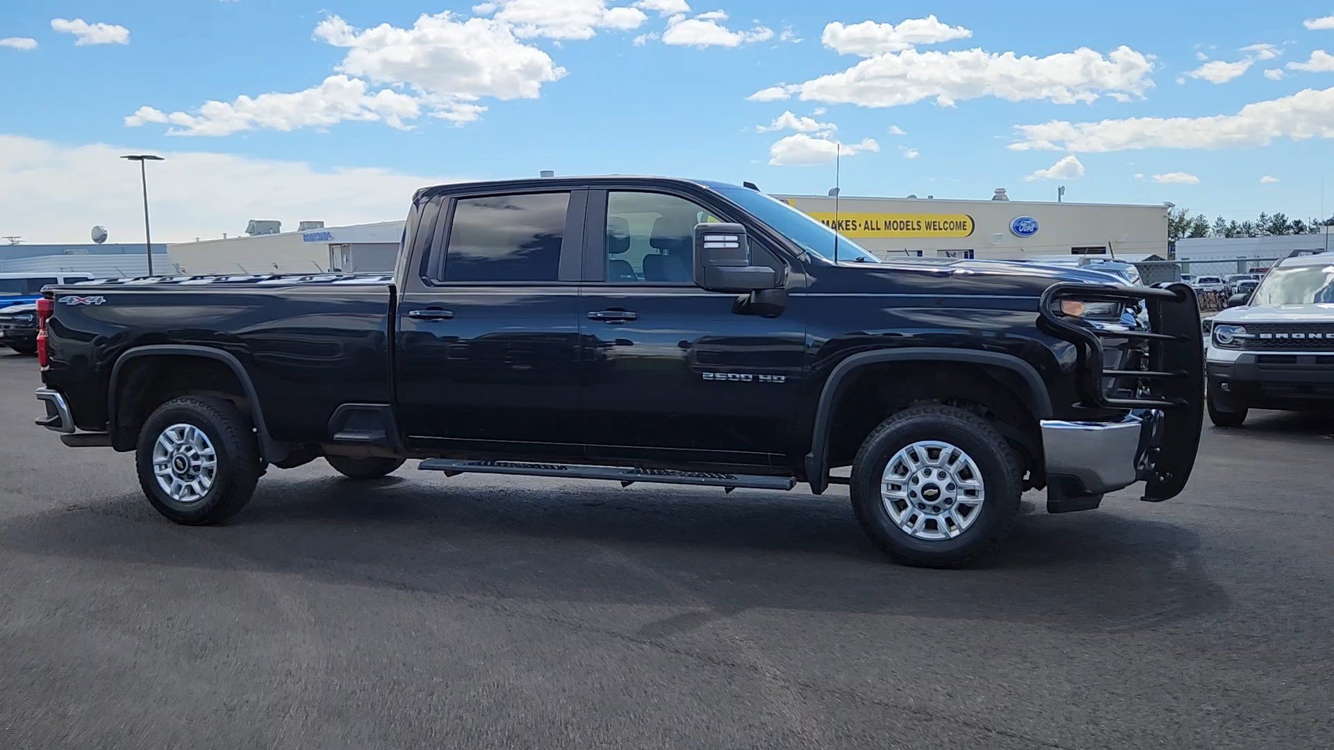 Used 2020 Chevrolet Silverado 2500 LT w/ Convenience Package AWD/4WD image 3