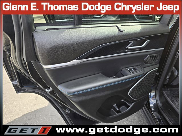 Used 2022 Jeep Grand Cherokee Trailhawk w/ Luxury Tech Group III image 26