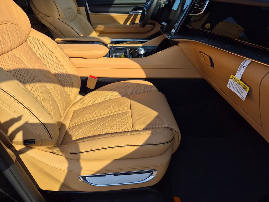New 2026 Jeep Grand Wagoneer Summit AWD/4WD image 31