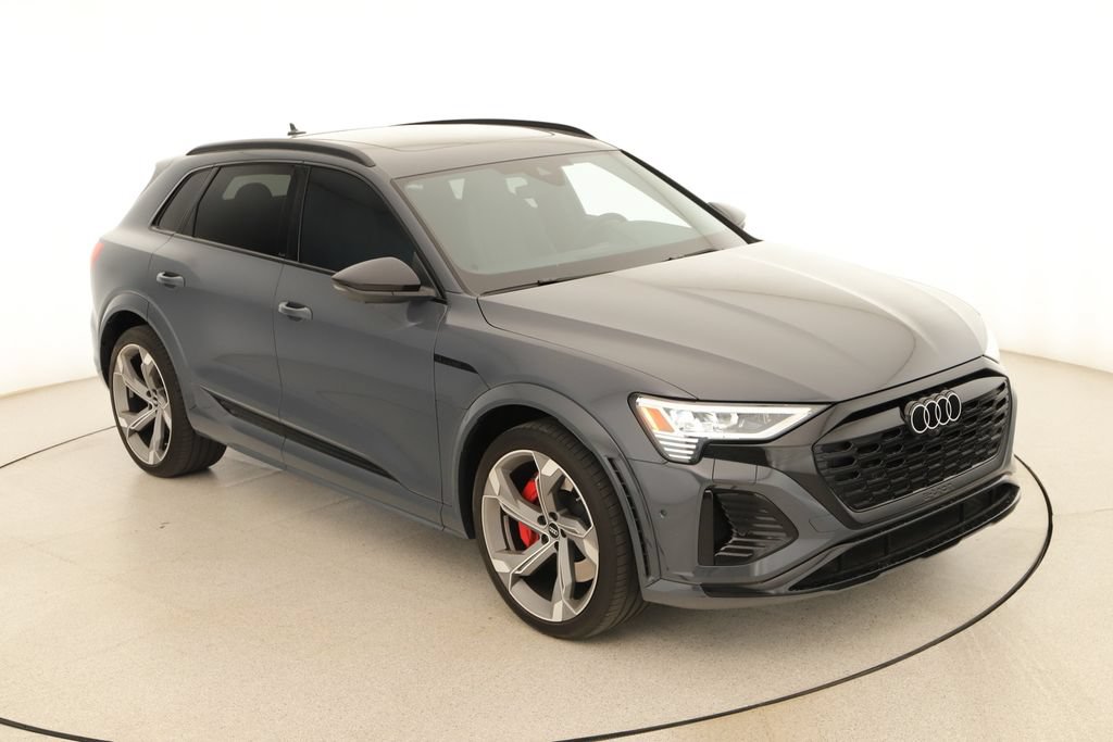 Certified 2024 Audi SQ8 e-tron Premium Plus w/ Black Optic Package AWD/4WD image 37