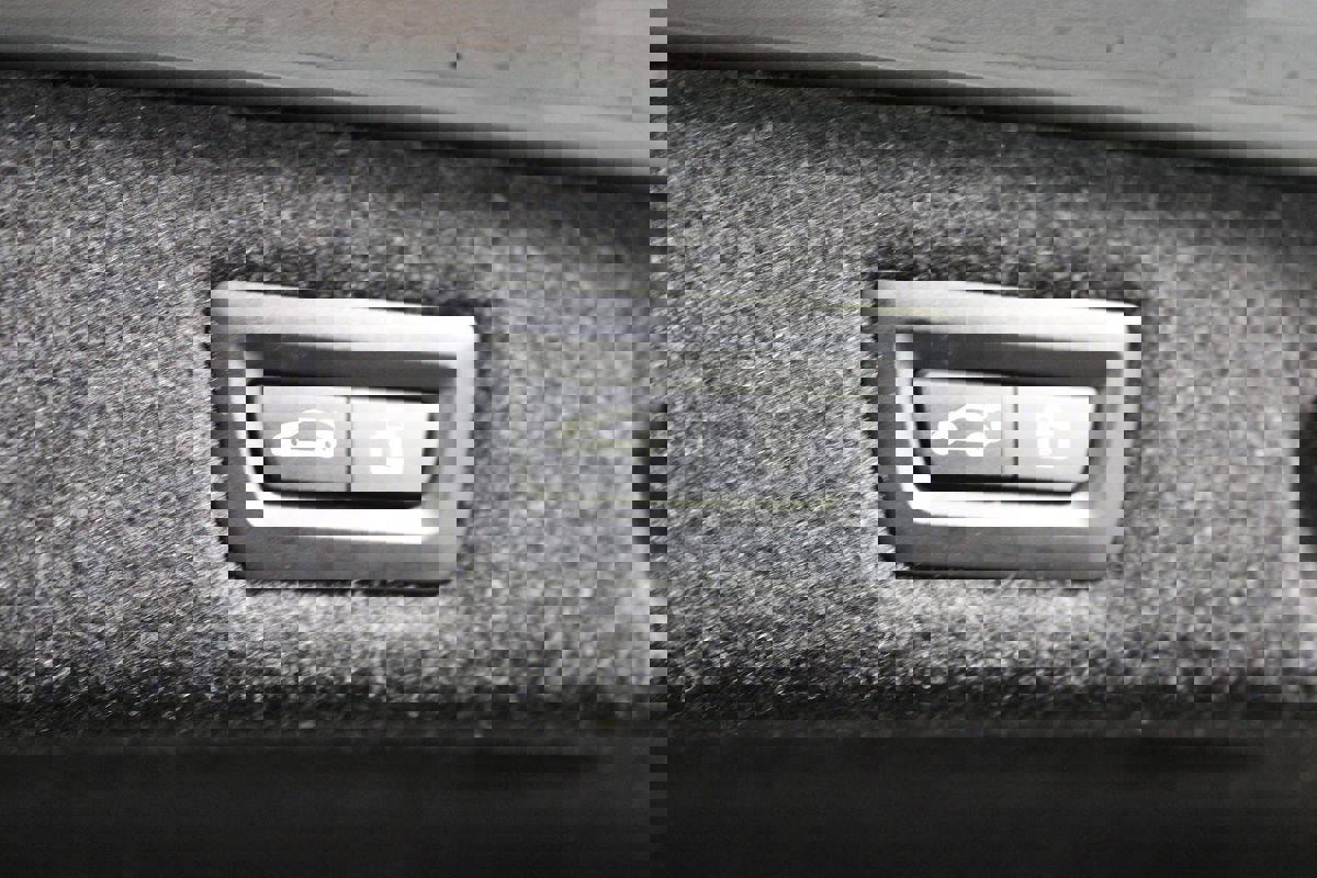 Used 2023 BMW 530e 530e w/ M Sport Package image 37