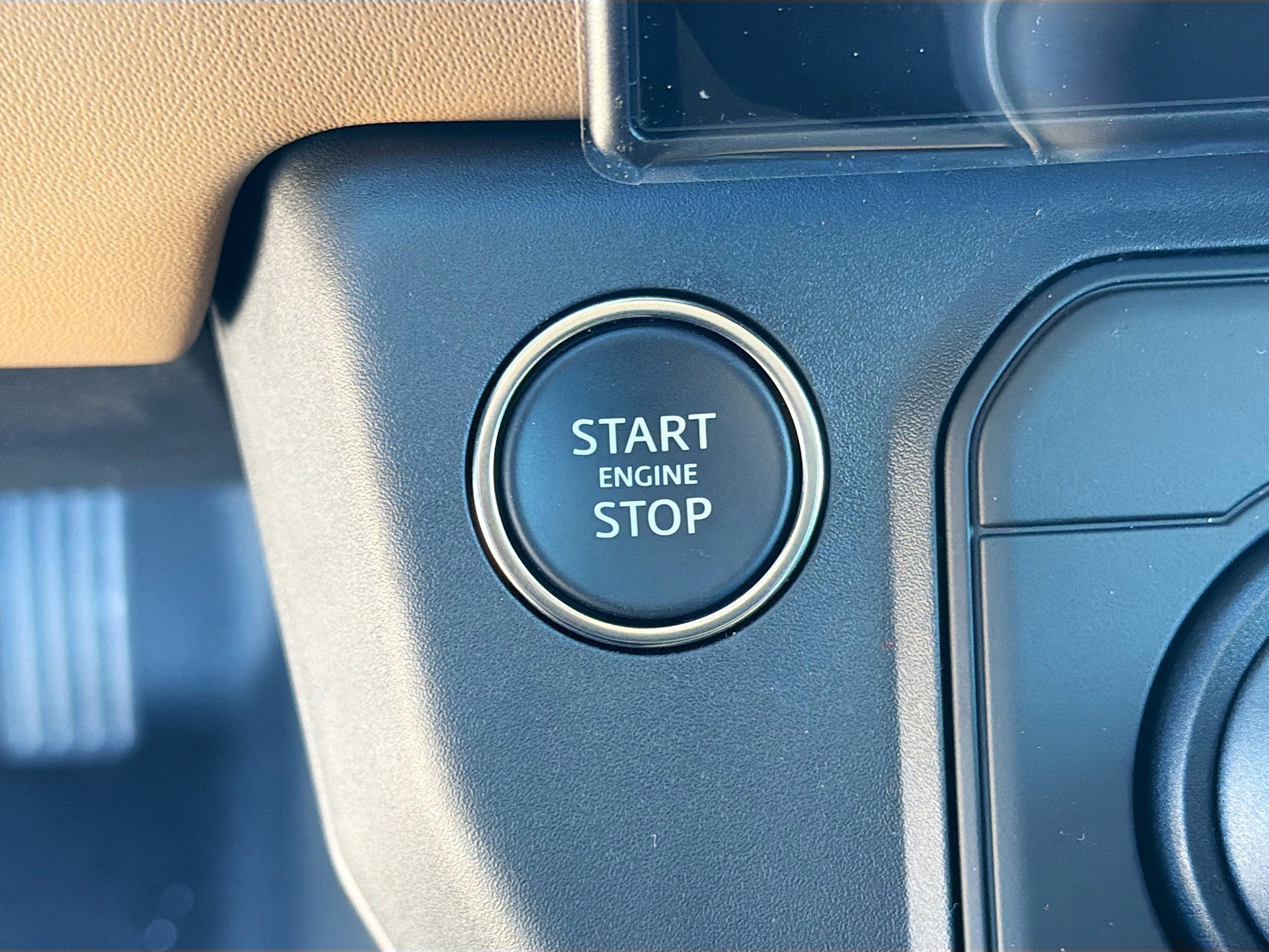 New 2026 Land Rover Defender 110 X-Dynamic SE image 34