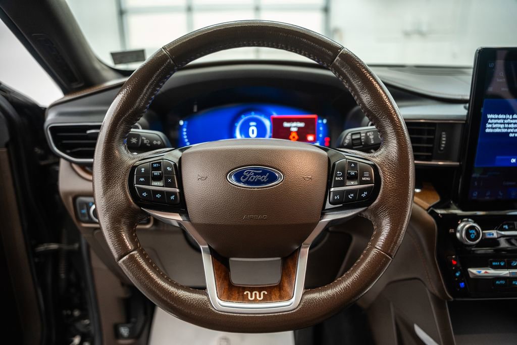 Certified 2022 Ford Explorer King Ranch w/ Premium Technology Package AWD/4WD image 34