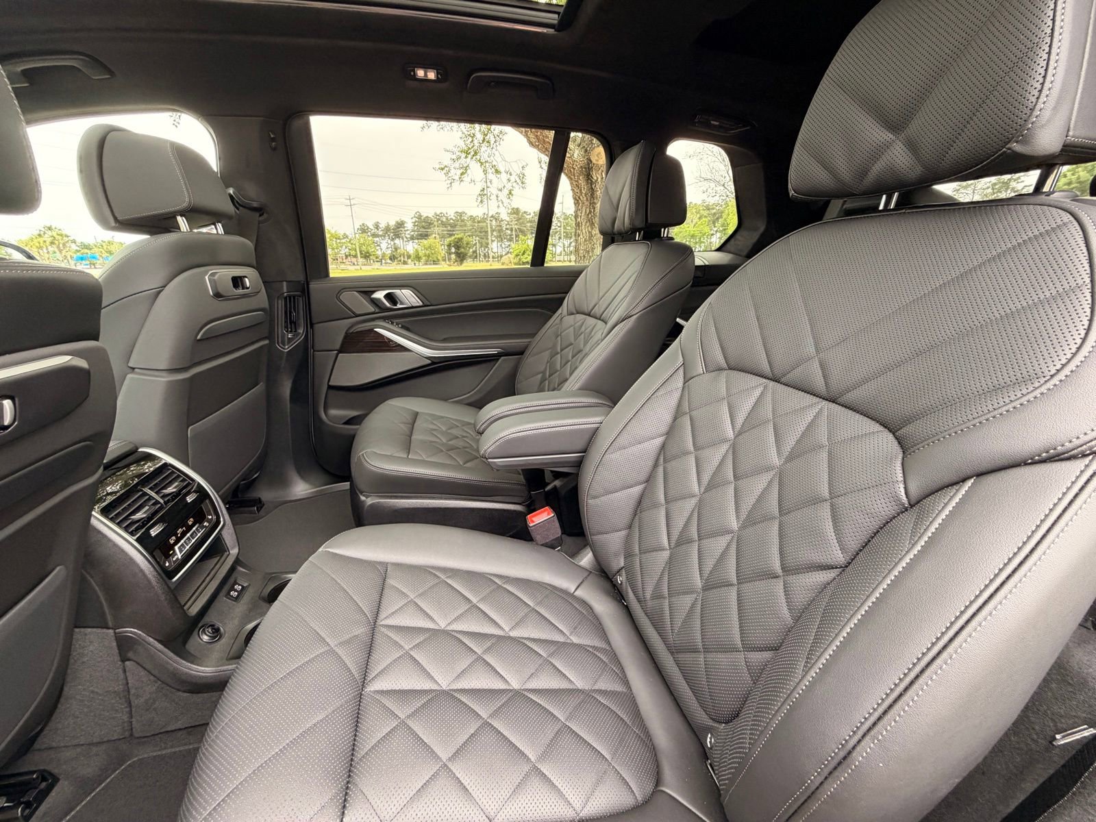New 2027 BMW X7 xDrive40i w/ M Sport Package AWD/4WD image 14