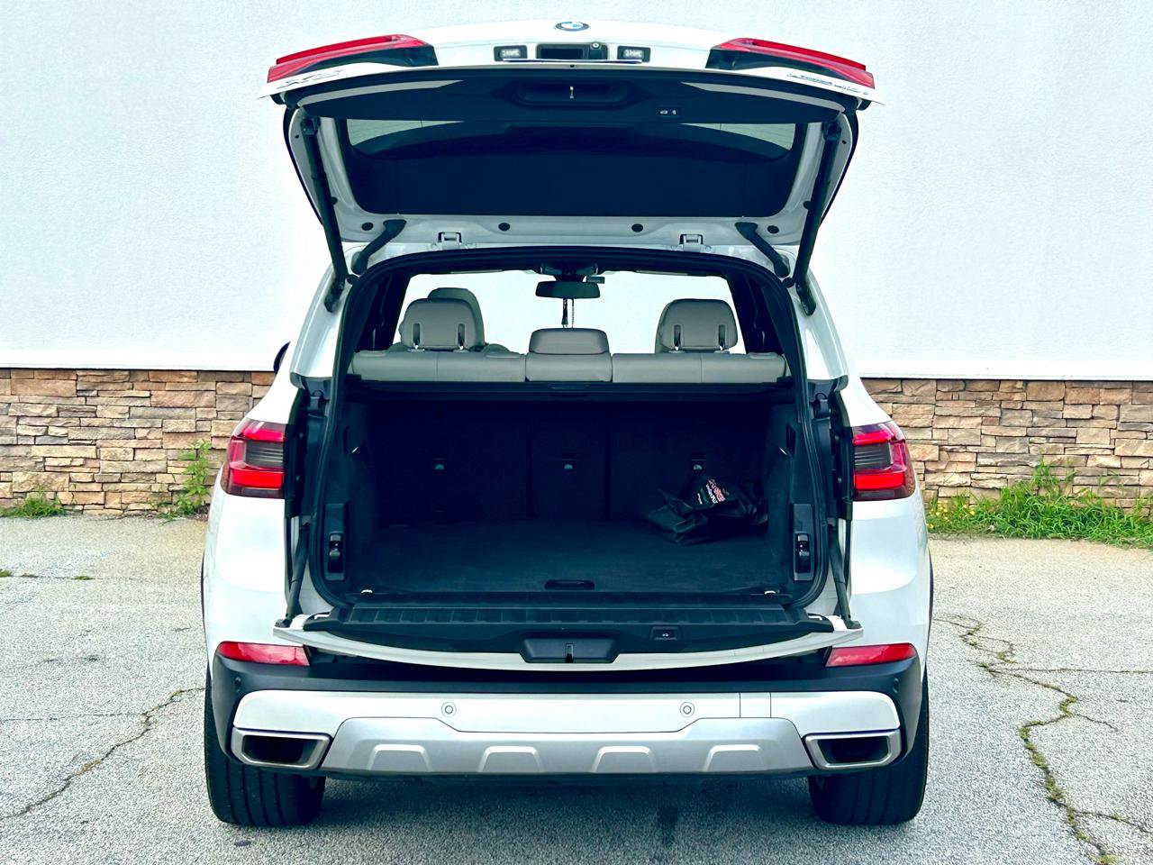 Used 2019 BMW X5 xDrive40i w/ Premium Package 2 AWD/4WD image 18