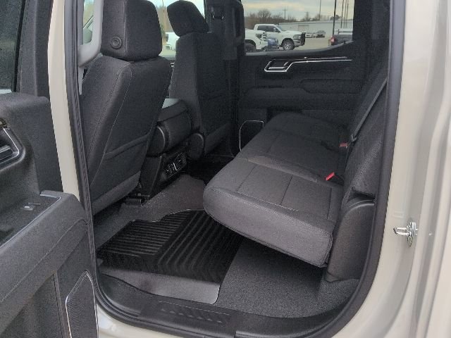 New 2026 GMC Sierra 1500 SLE w/ Preferred Package image 8