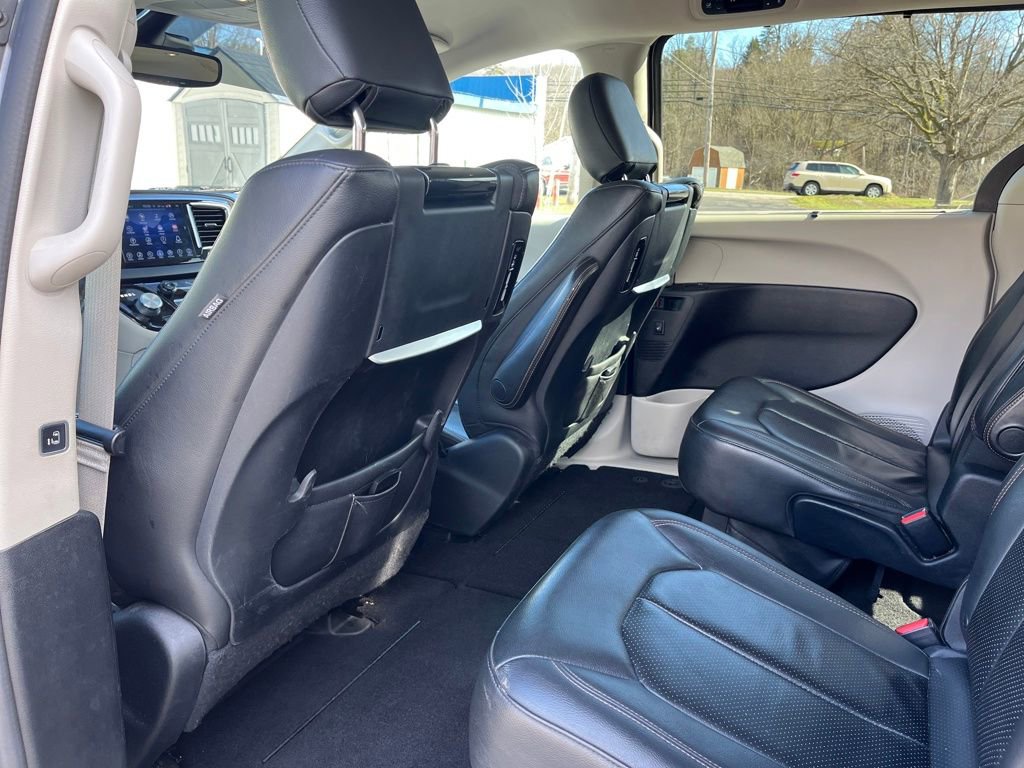 Used 2017 Chrysler Pacifica Touring-L Plus w/ Advanced Safetytec Group image 28