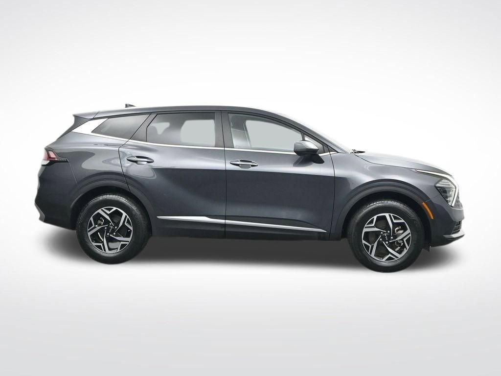 Used 2024 Kia Sportage LX AWD/4WD image 4