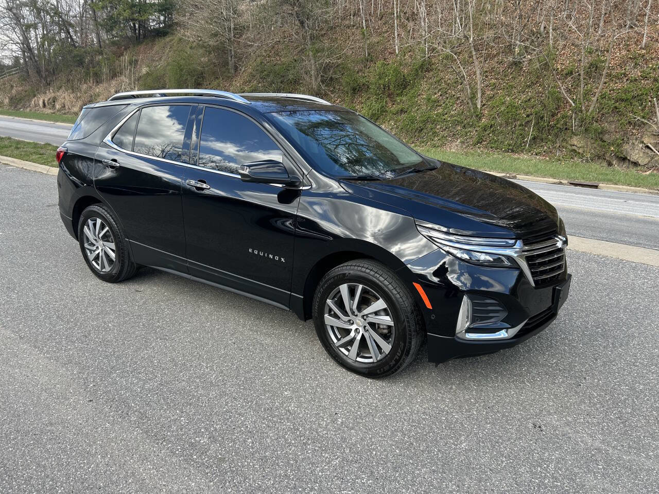 Used 2023 Chevrolet Equinox Premier image 10