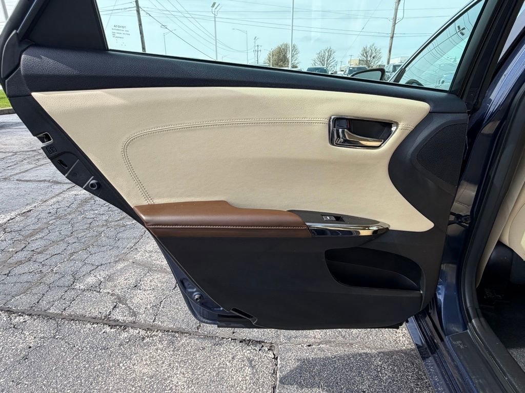 Used 2014 Toyota Avalon XLE Touring image 16