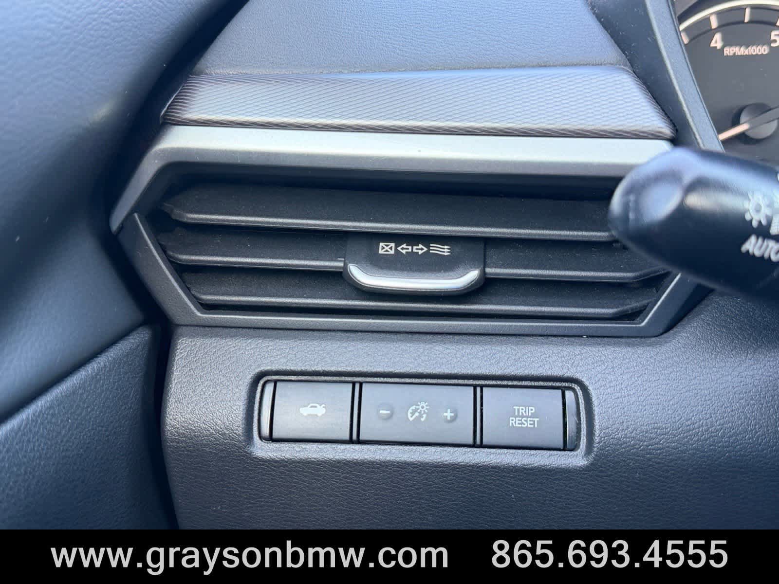 Used 2024 Nissan Altima 2.5 SR FWD image 19