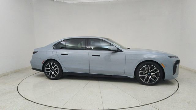 Used 2025 BMW 740i xDrive w/ Premium Package image 63