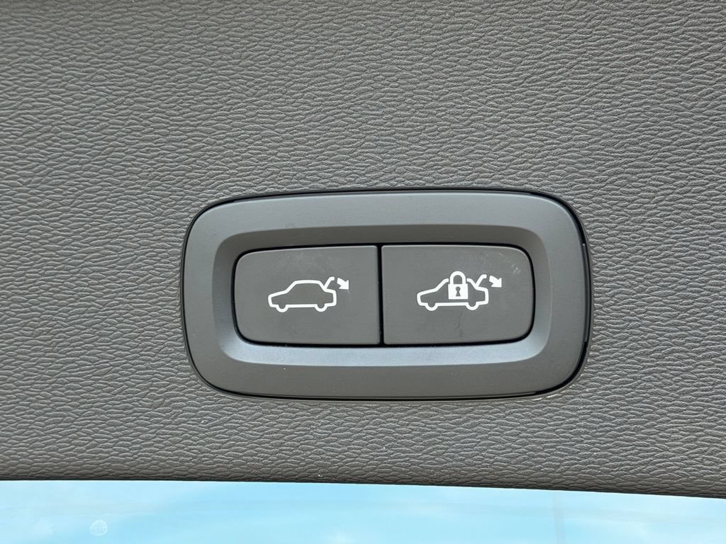 Certified 2023 Volvo C40 P8 Recharge Ultimate AWD/4WD image 20