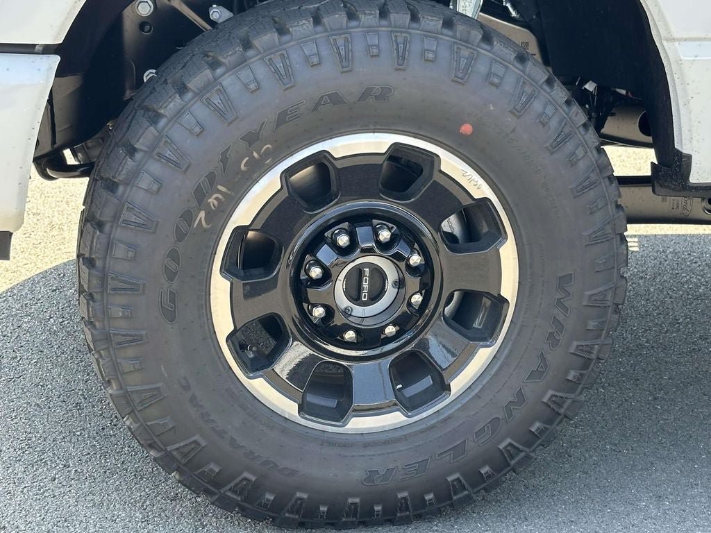 New 2026 Ford F250 Platinum w/ Tremor Off-Road Package AWD/4WD image 8