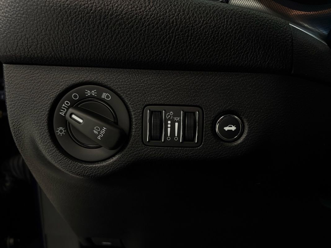 Used 2017 Dodge Challenger R/T Plus image 27