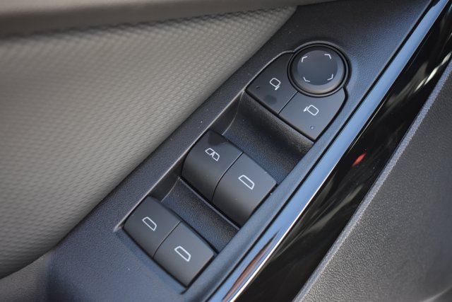 New 2027 Chevrolet Equinox LT w/ Safety and Technology Package FWD image 12