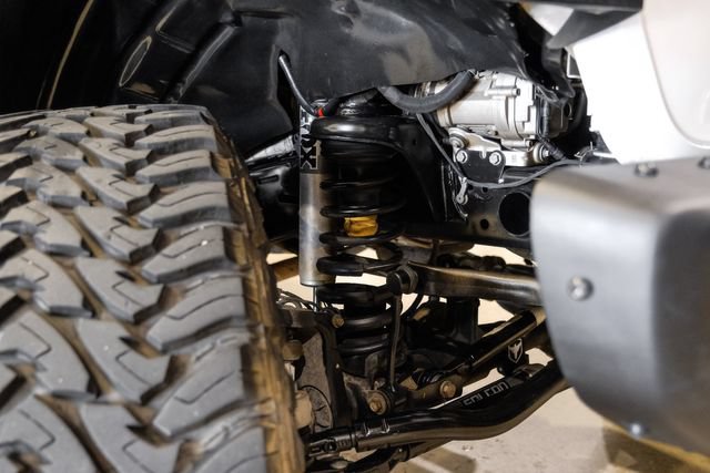 Used 2020 Jeep Gladiator Overland AWD/4WD image 14