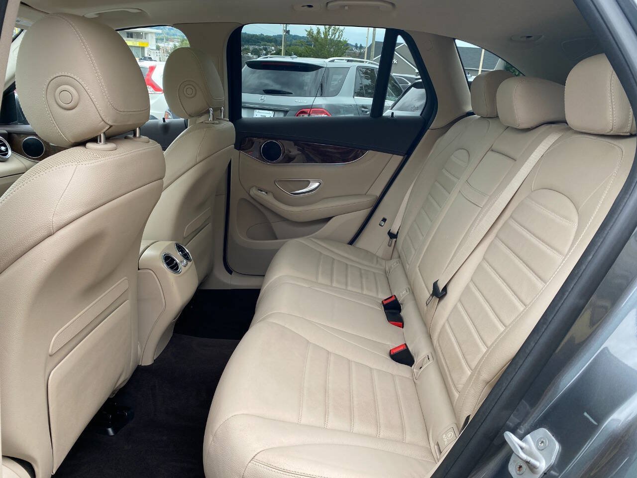 Used 2016 Mercedes-Benz GLC 300 4MATIC image 23