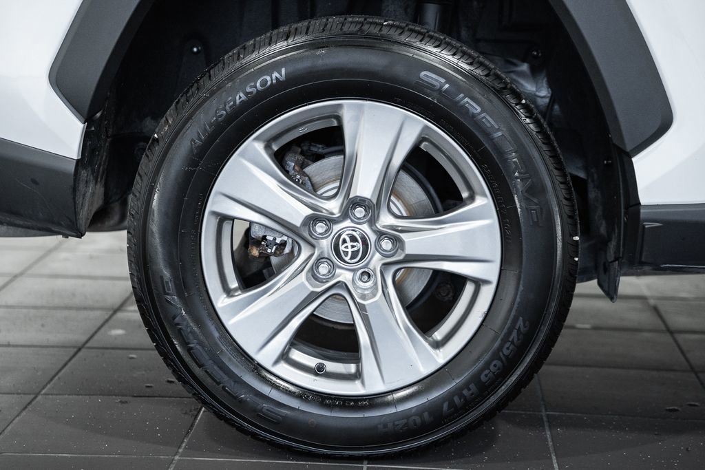 Used 2025 Toyota RAV4 XLE image 15