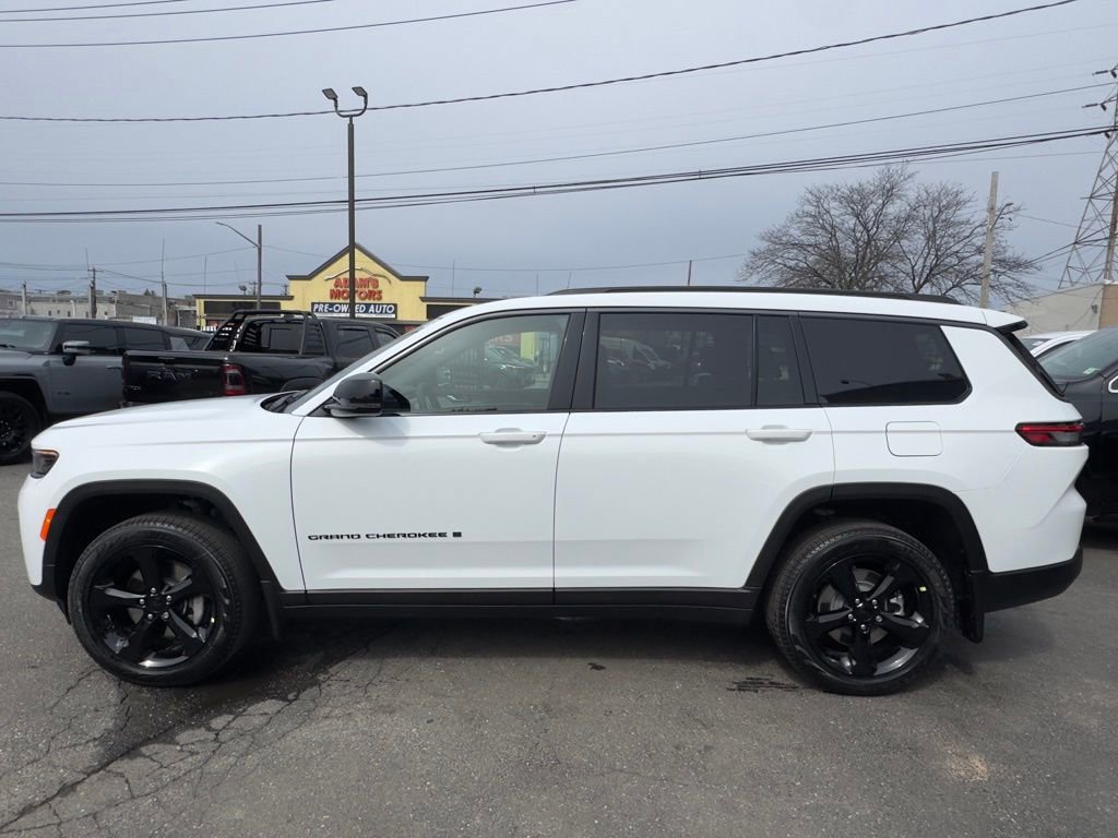 New 2026 Jeep Grand Cherokee L Limited w/ Limited Altitude Package image 4