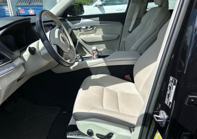 Certified 2023 Volvo XC90 B5 Core w/ Protection Package Premier image 3