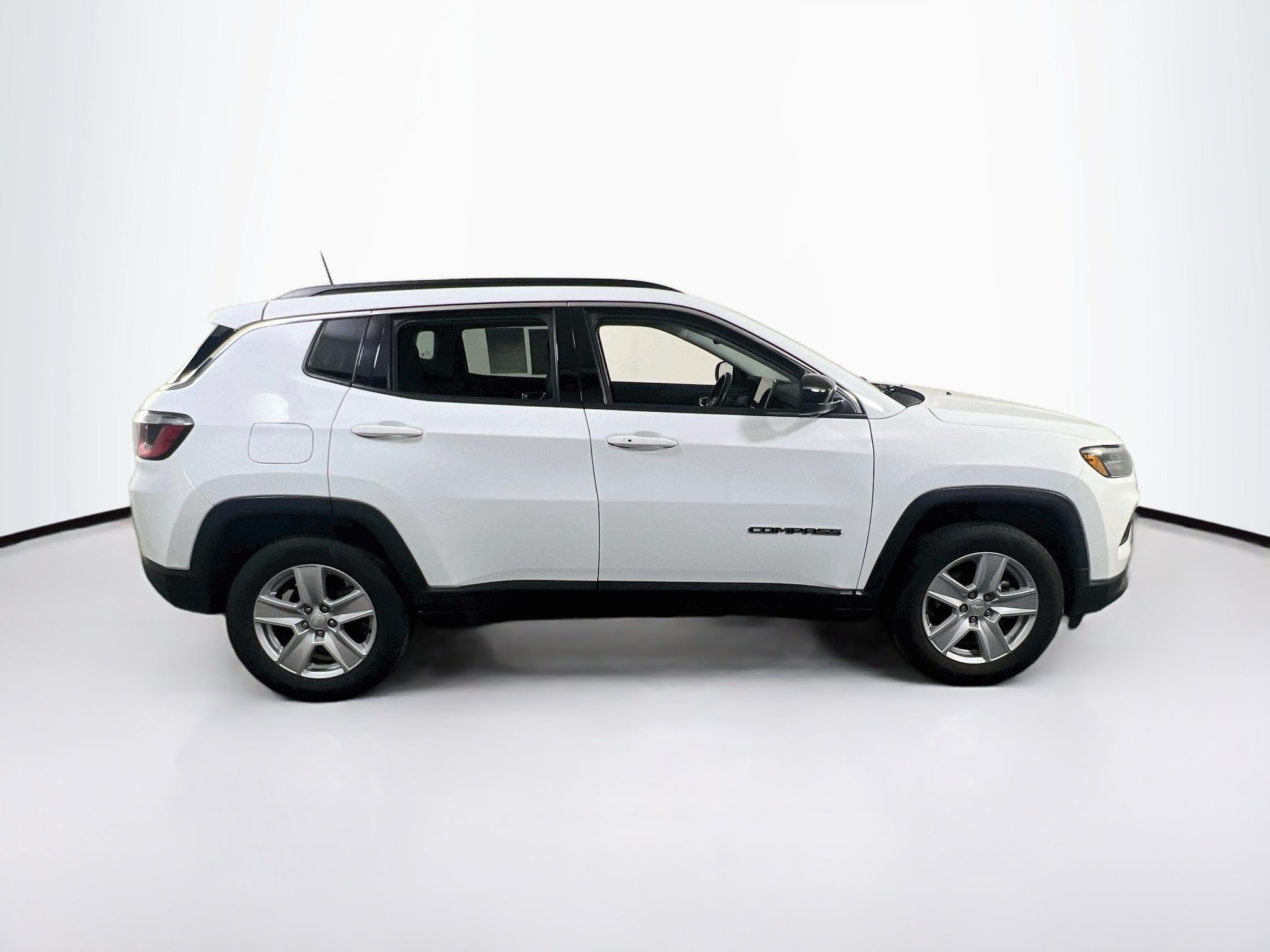 Used 2022 Jeep Compass Latitude w/ Convenience Group AWD/4WD image 4