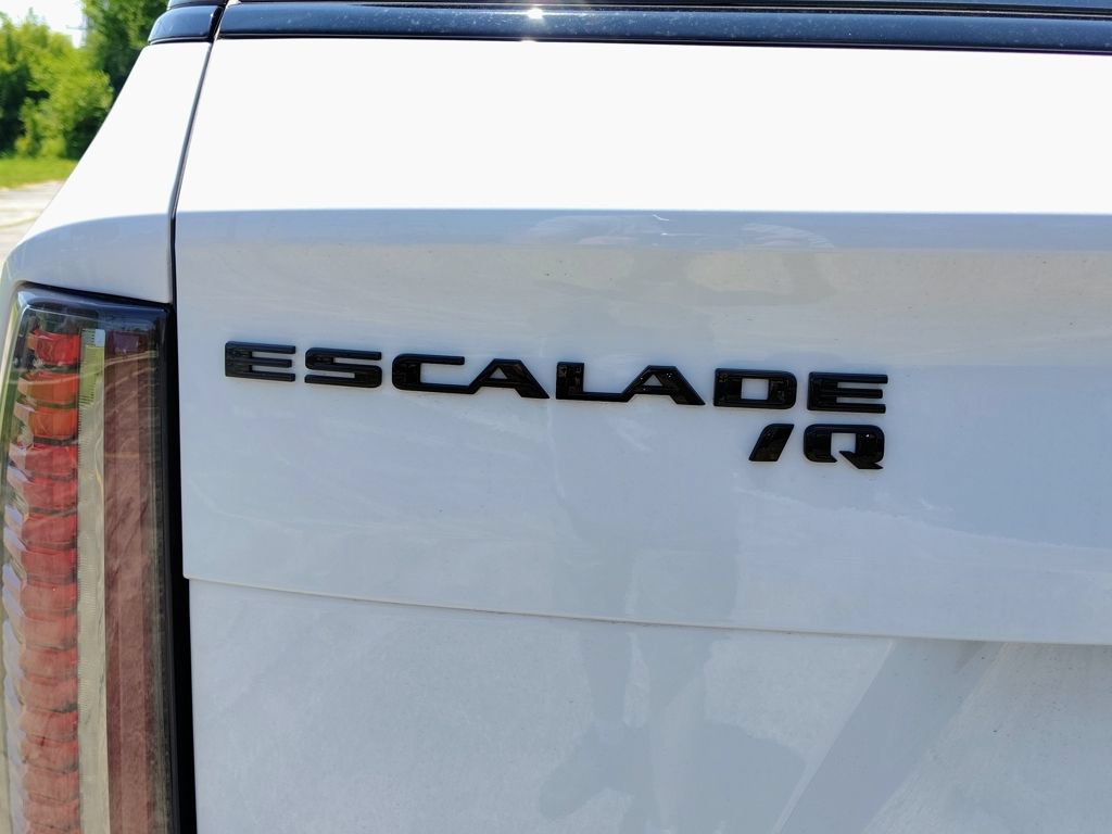 New 2026 Cadillac Escalade IQ Sport 1 w/ LPO, ONYX Package AWD/4WD image 15