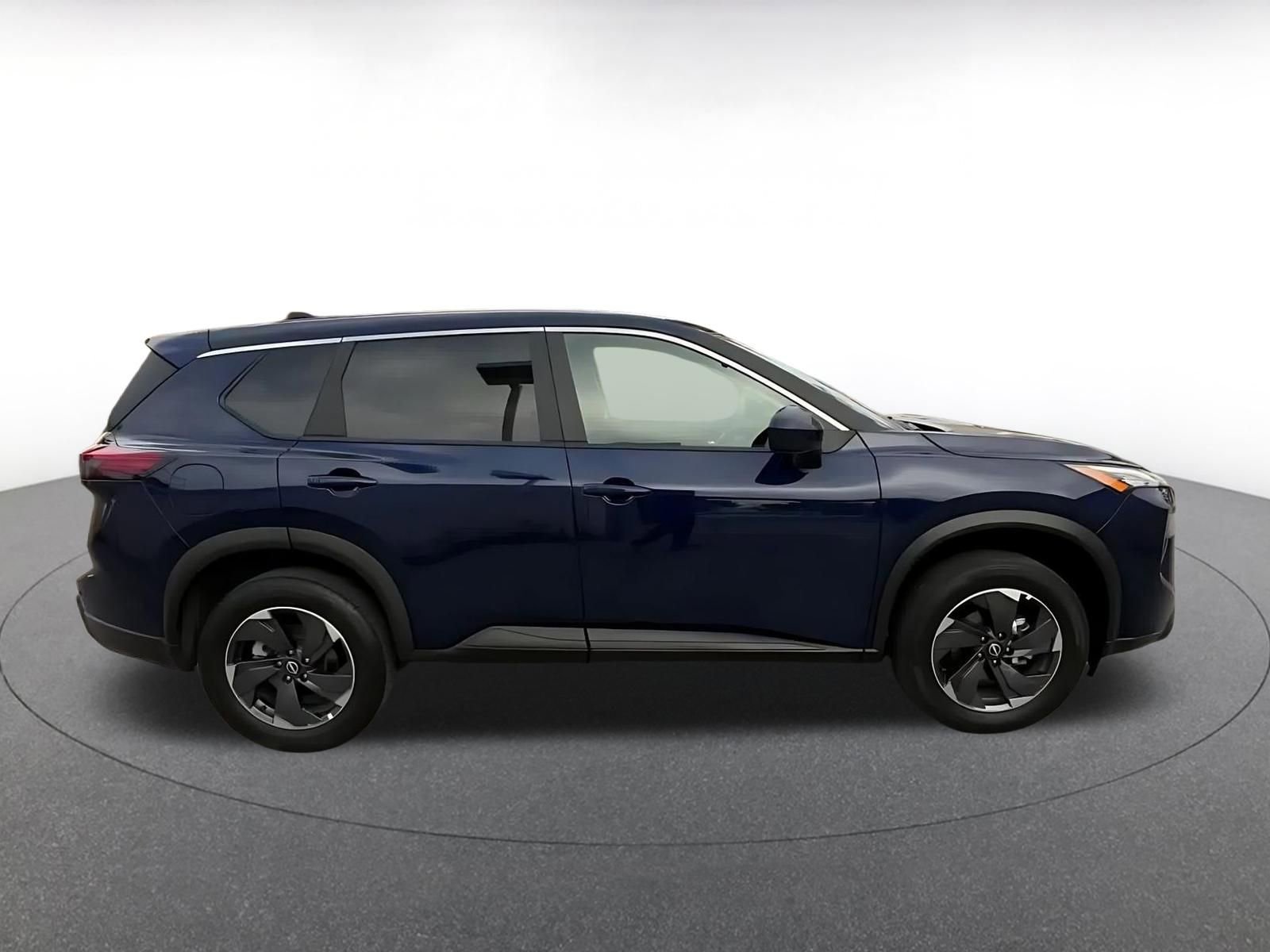 Used 2025 Nissan Rogue SV image 16
