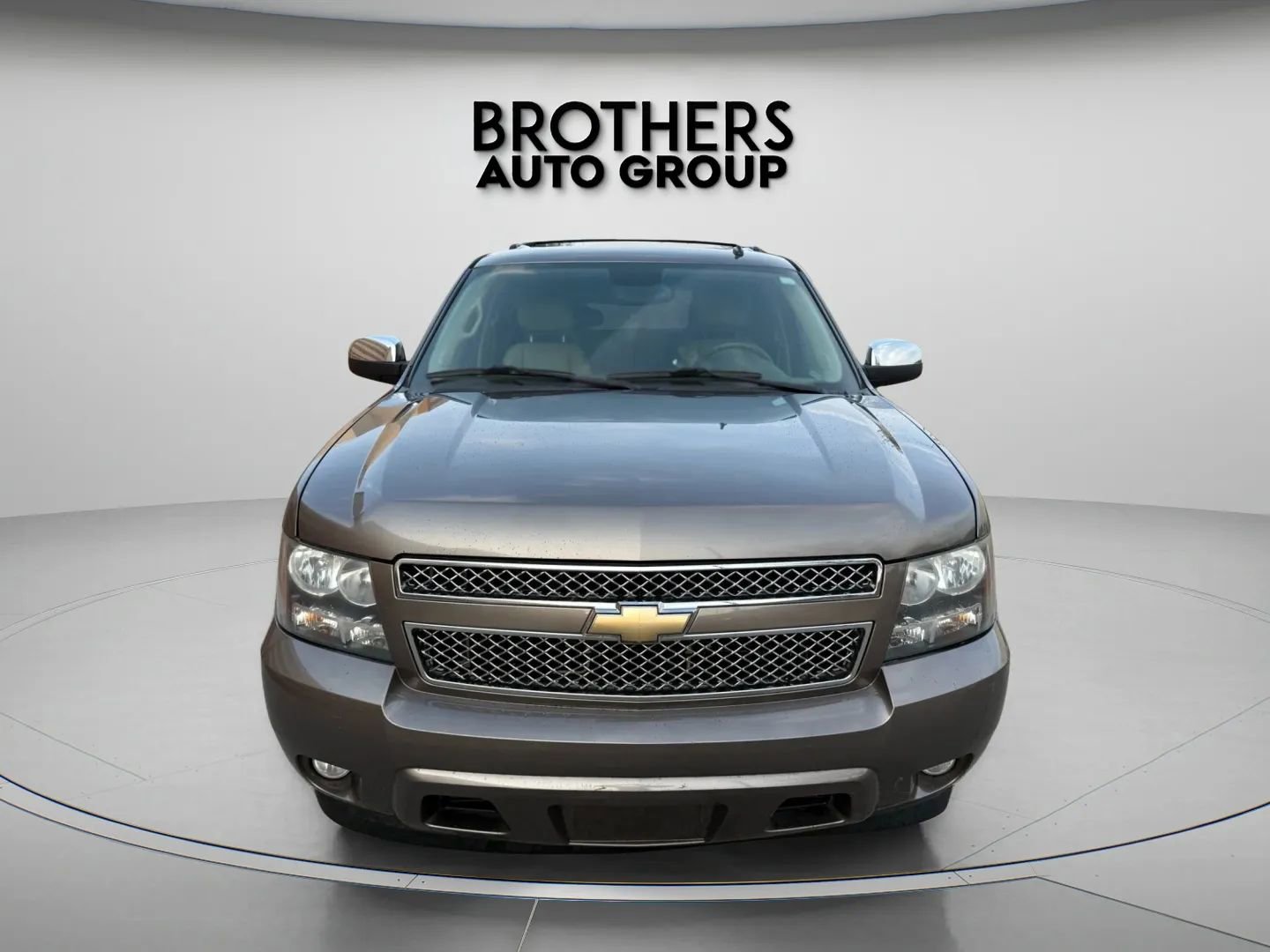 Used 2011 Chevrolet Suburban LTZ image 3