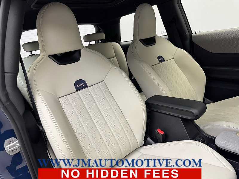 Used 2025 MINI Cooper 2-Door Hardtop FWD image 19