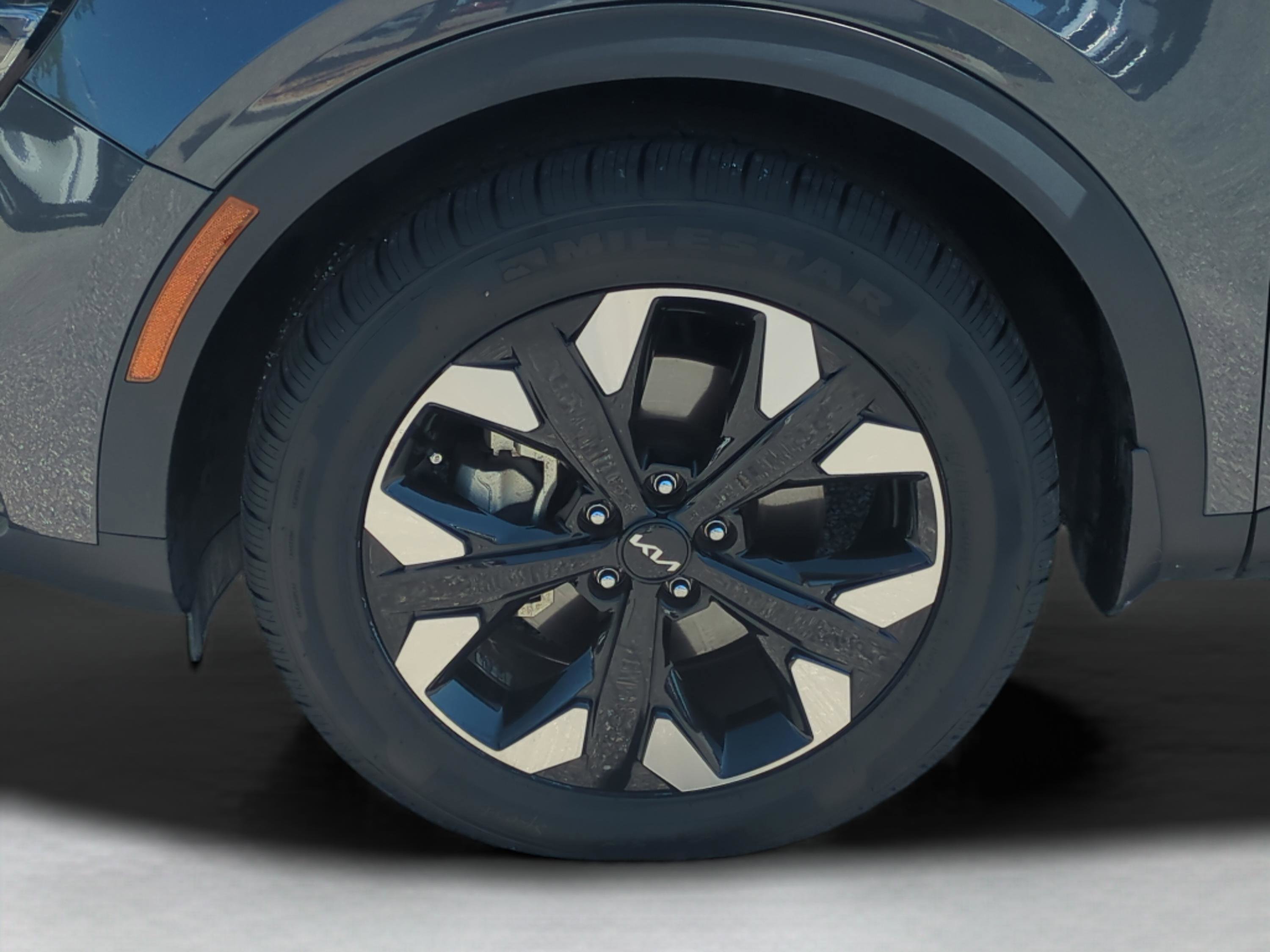 Certified 2024 Kia Sportage X-Line image 11