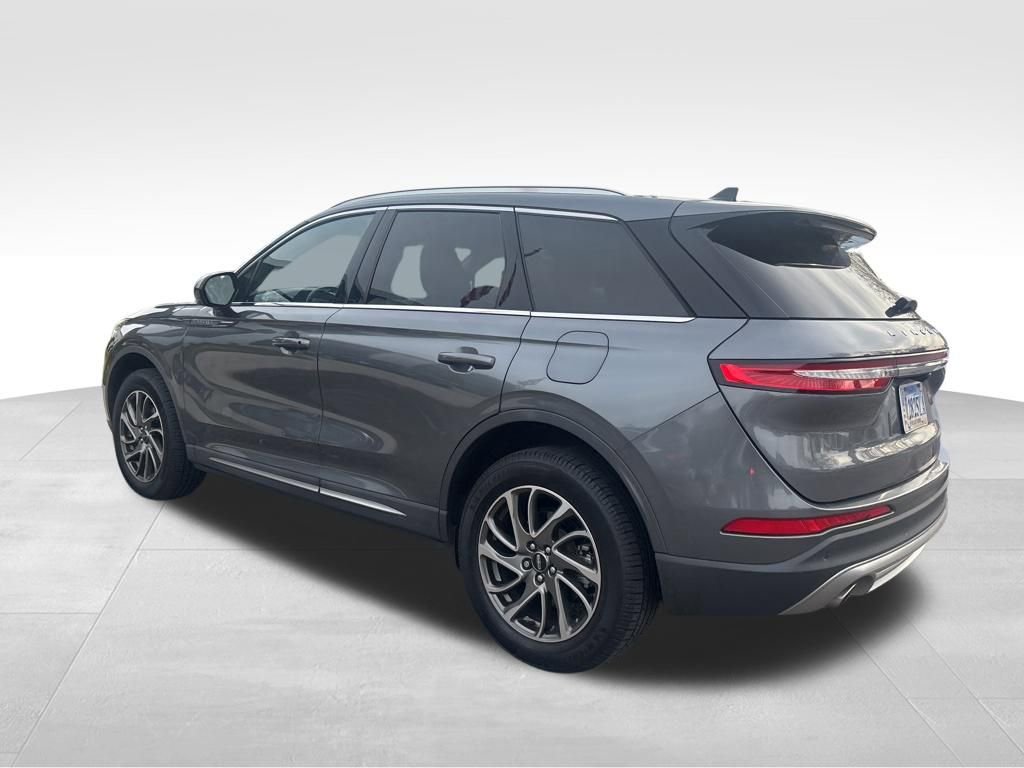 Used 2021 Lincoln Corsair AWD w/ Rear Removable Package Tray image 7