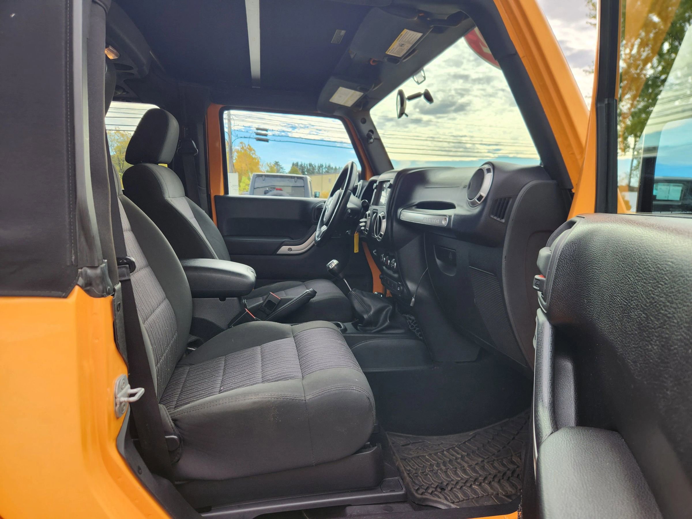 Used 2012 Jeep Wrangler Sahara AWD/4WD image 37