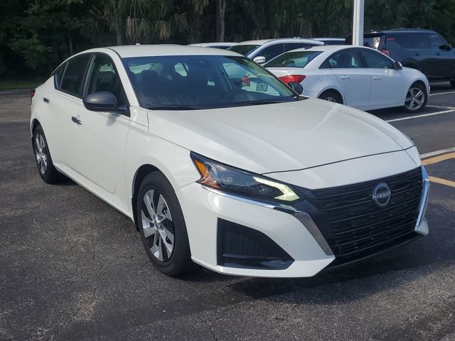 Certified 2025 Nissan Altima 2.5 S FWD image 25