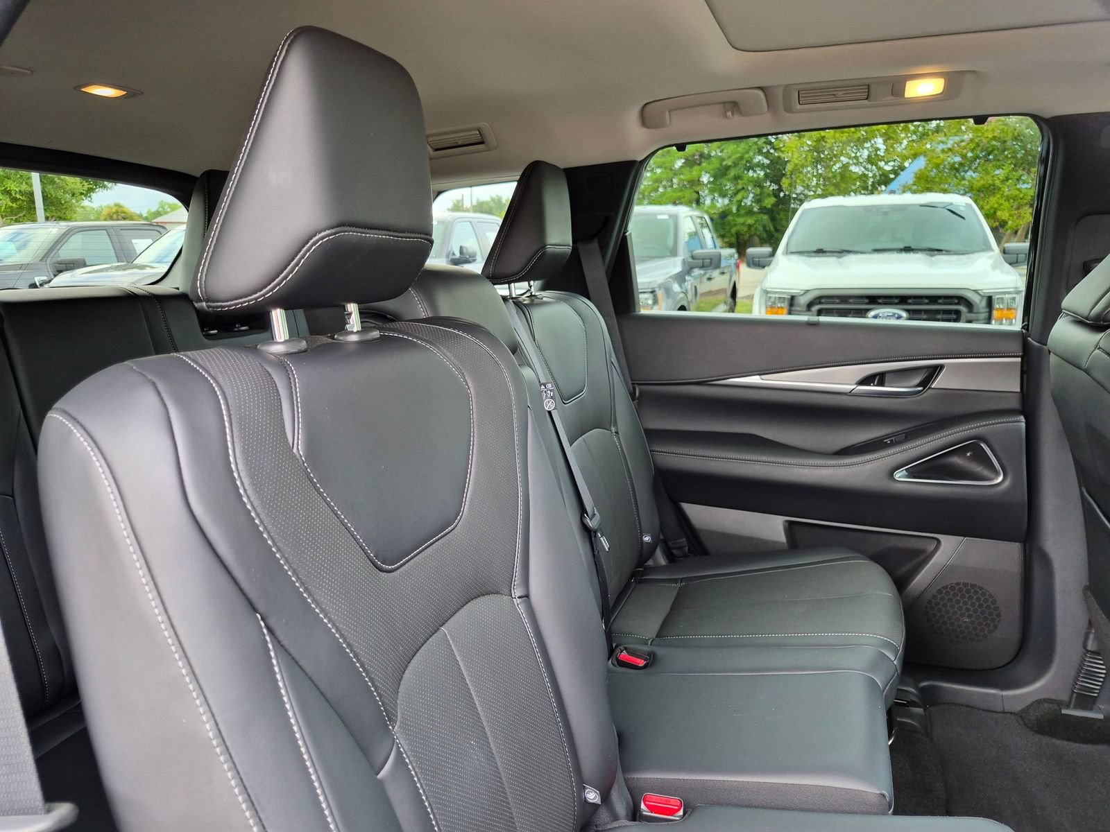 Used 2026 INFINITI QX60 Luxe w/ Cargo Package AWD/4WD image 37