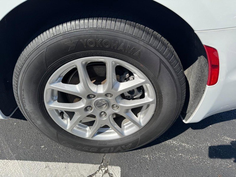 Used 2024 Chrysler Pacifica Touring-L FWD image 7