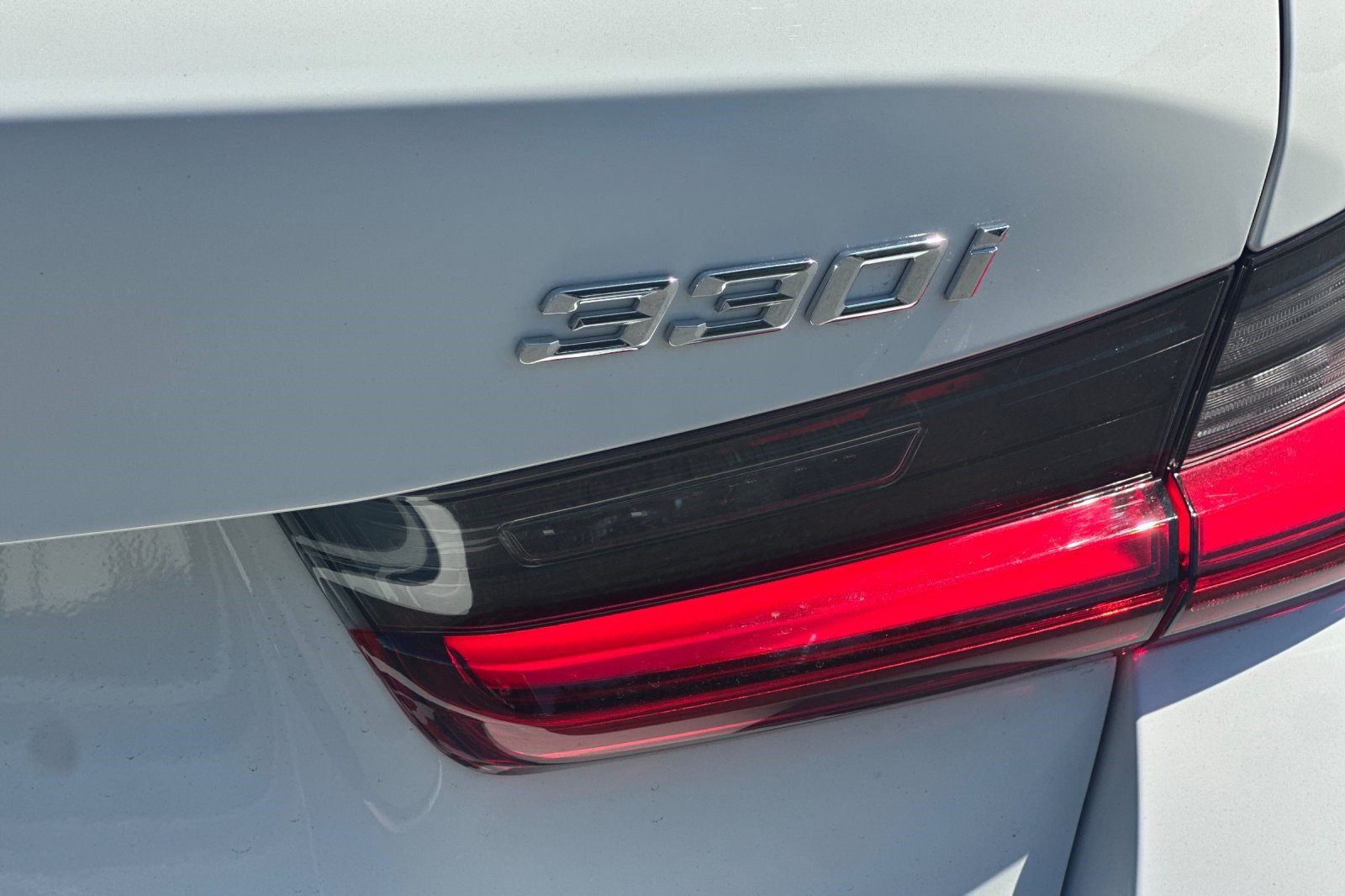 Used 2025 BMW 330i Sedan w/ Premium Package RWD image 38
