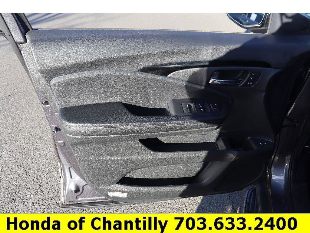 Used 2019 Honda Pilot Elite image 24