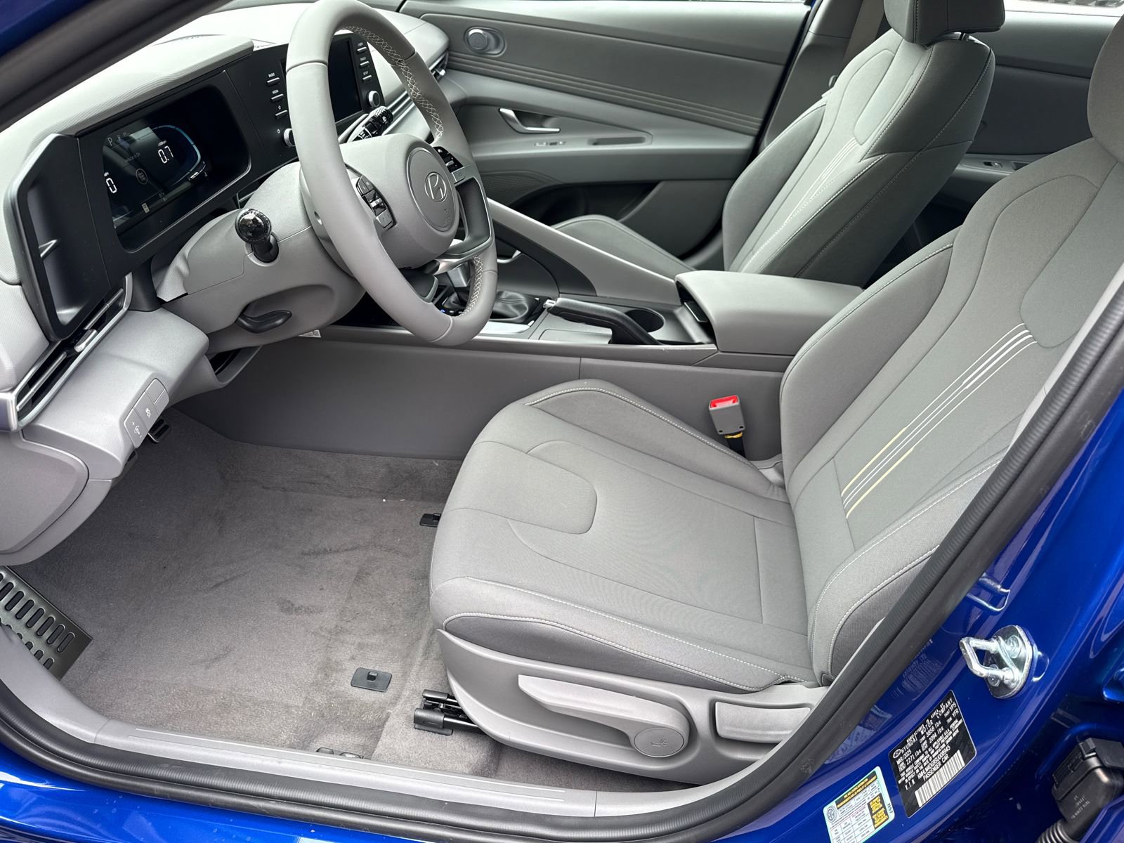 Certified 2025 Hyundai Elantra Sport image 9